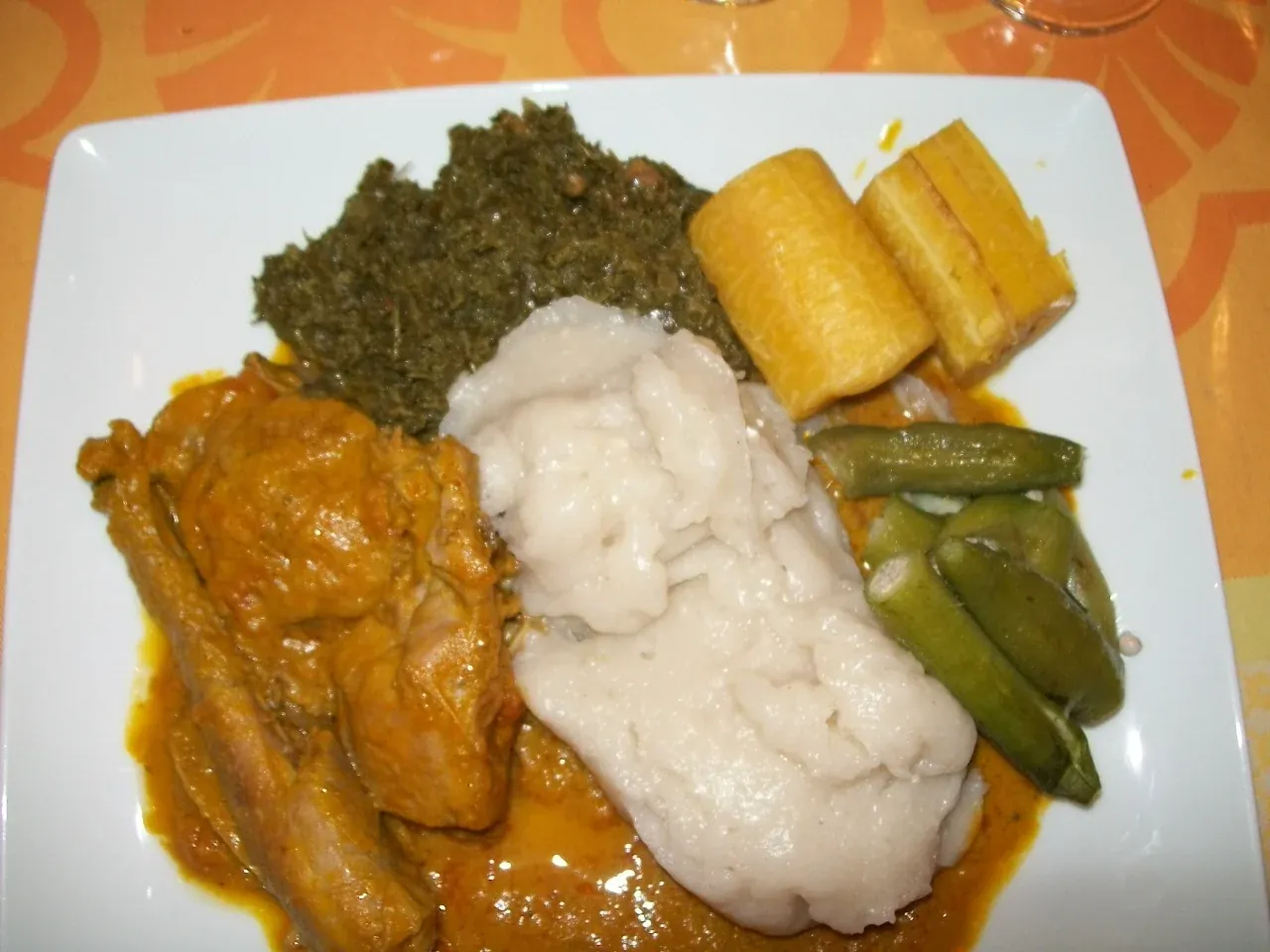Muamba de galinha com funge
